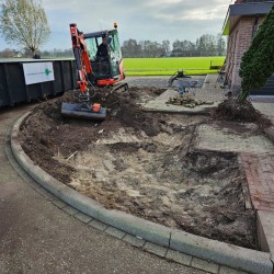Grondwerk door Hoveniersbedrijf De Vuursche