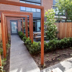 Stadstuin met pergola's Stadstuin met pergola's