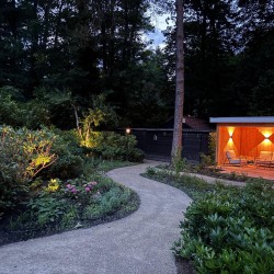 Tuin Bosch en Duin in de avond