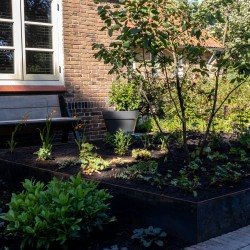 Tuin Zeist plantenbak van Cortenstaal