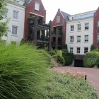 Verzorgde tuin appartementencomplex Verzorgde tuin appartementencomplex